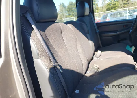 2001 Chevrolet Silverado 1500 из США, поврежденный, VIN 1GCEK14V61Z255647